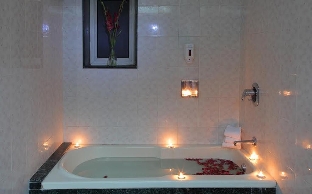 Hiltop Hotel Mumbai Dış mekan fotoğraf
