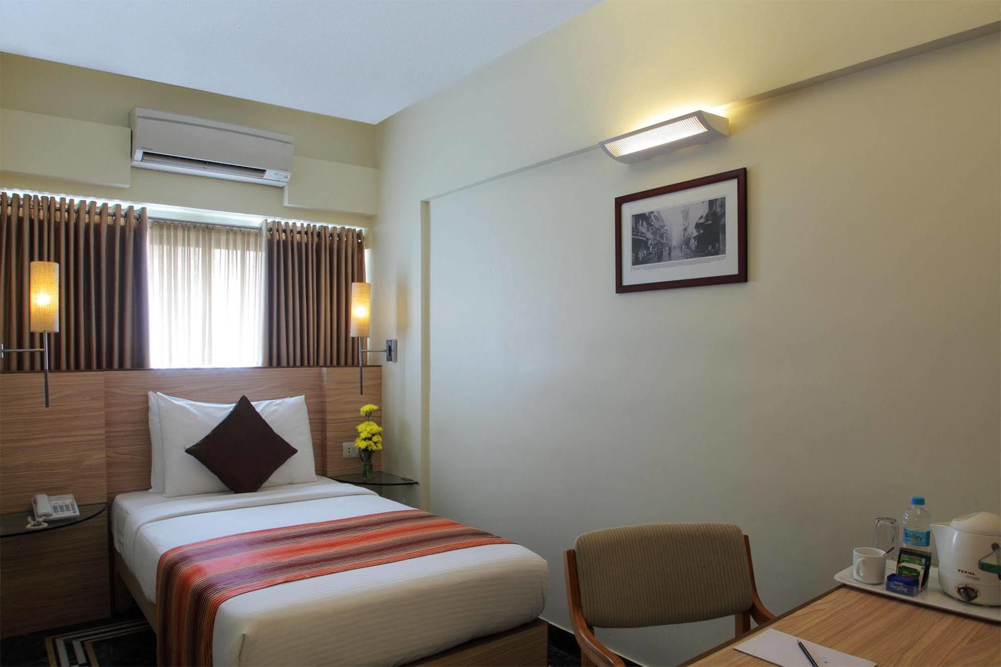Hiltop Hotel Mumbai Dış mekan fotoğraf