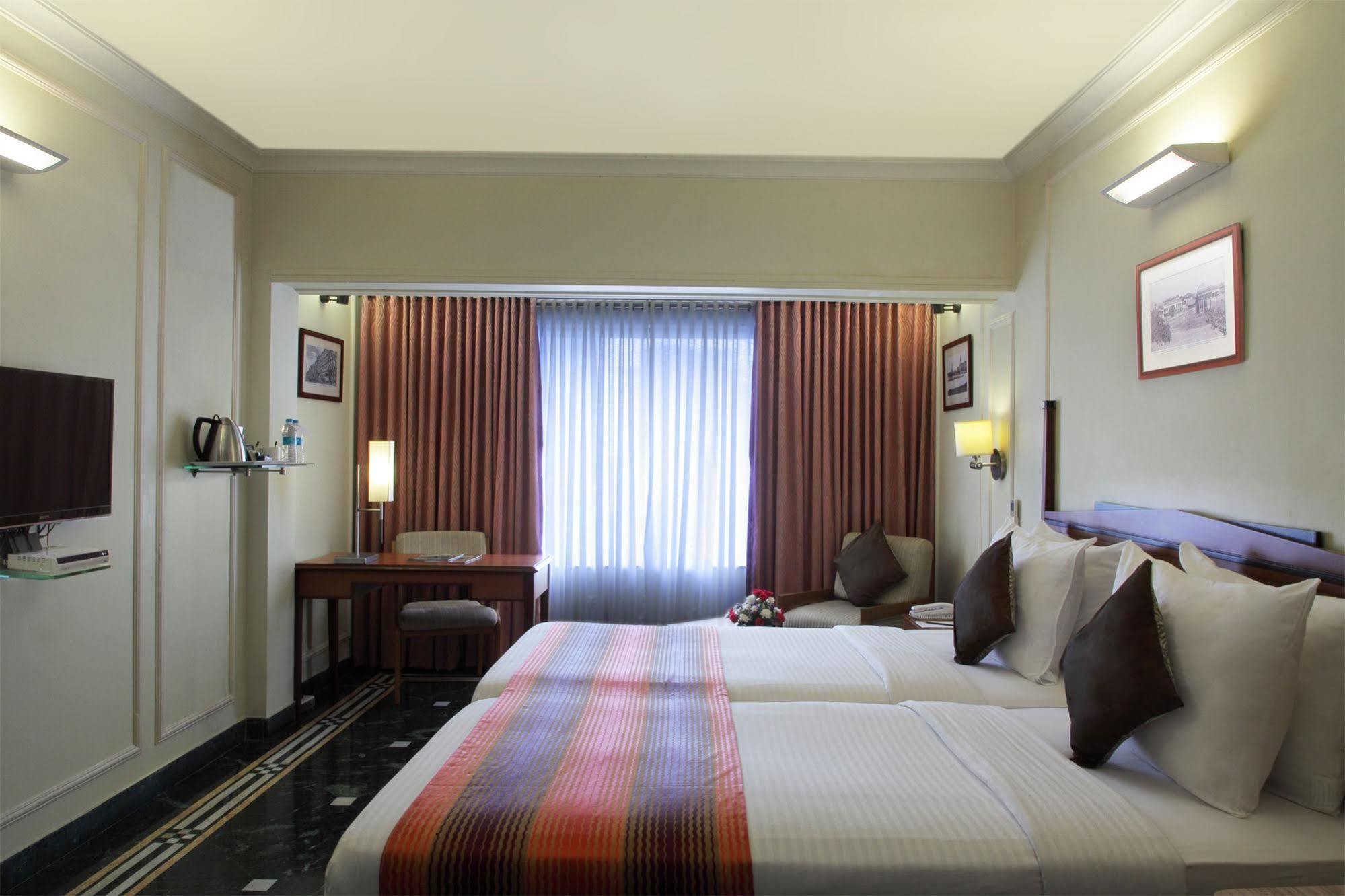 Hiltop Hotel Mumbai Dış mekan fotoğraf