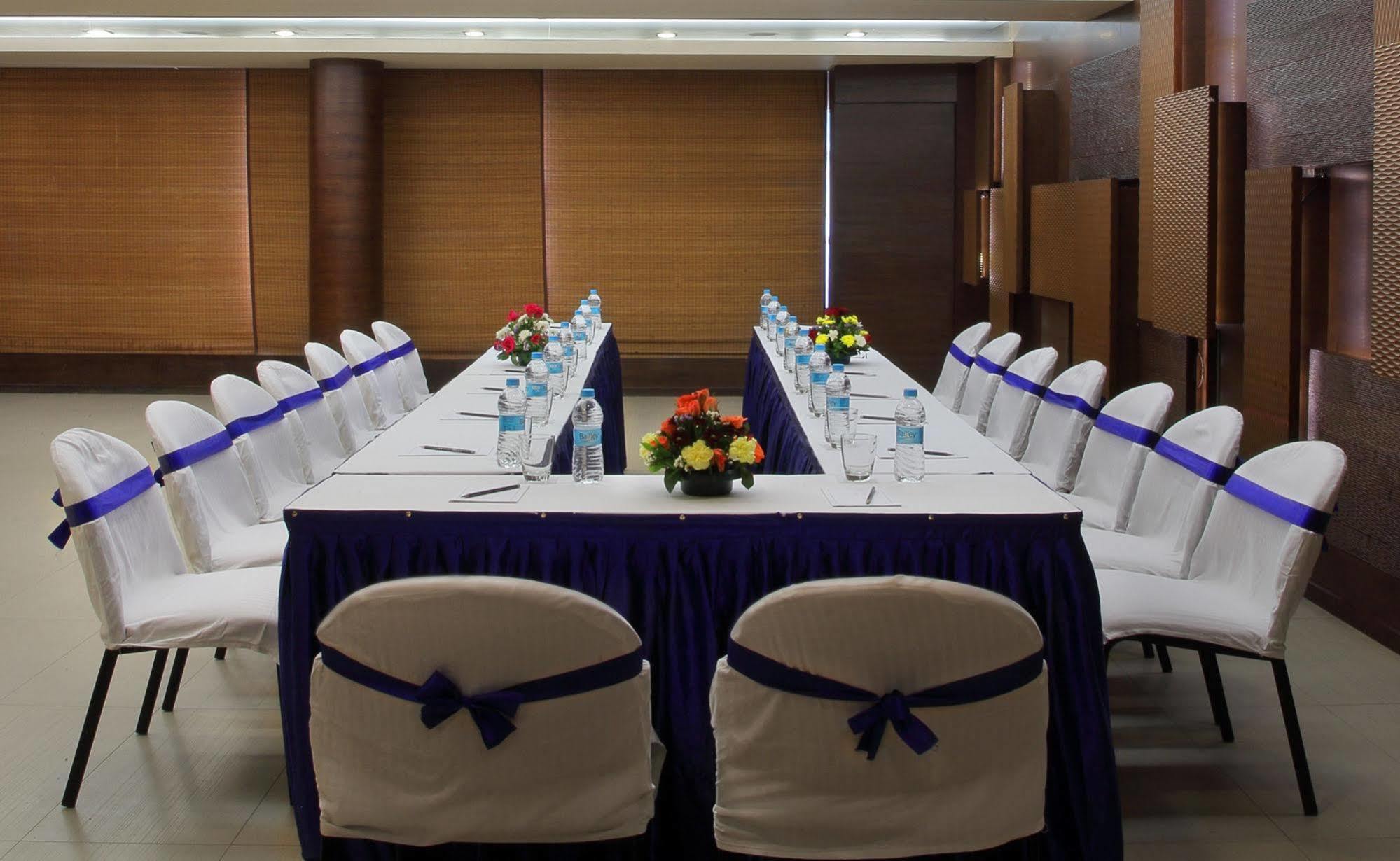Hiltop Hotel Mumbai Dış mekan fotoğraf